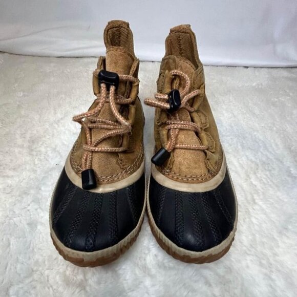 SOREL girls winter boots. Butter soft leather. Waterproof. Size 3 - Picture 2 of 6